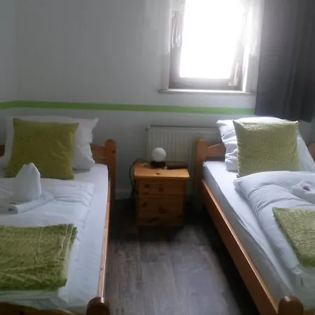 Zur Post בית הארחה