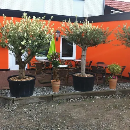 Zur Post בית הארחה