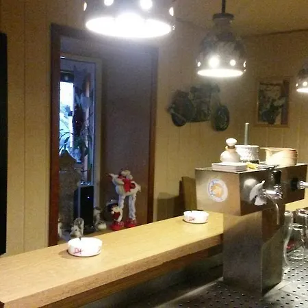 Zur Post בית הארחה